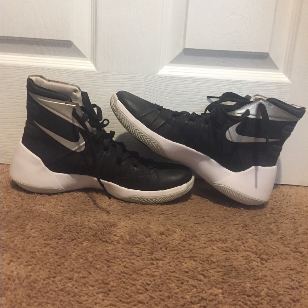 Nike Zoom basketball shoes